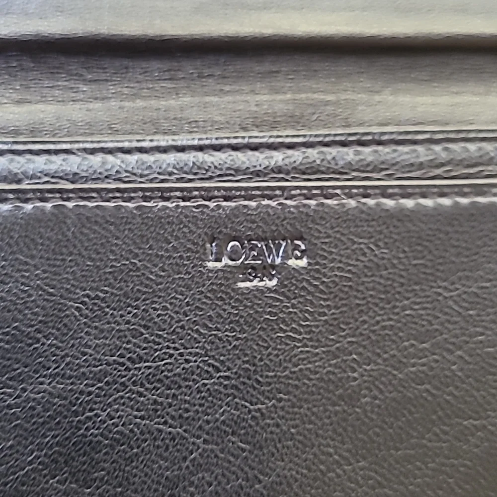 Loewe anagram black